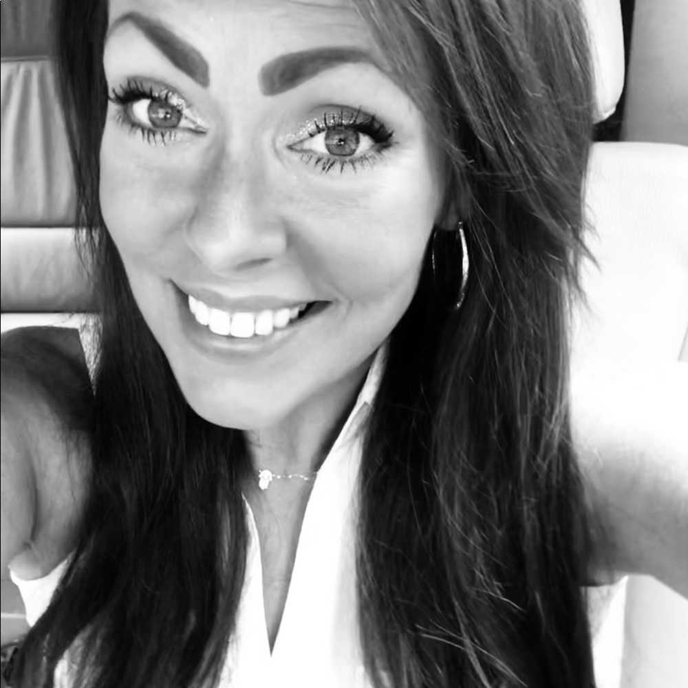 Hi thanks for stopping by Jenna’s Closet!